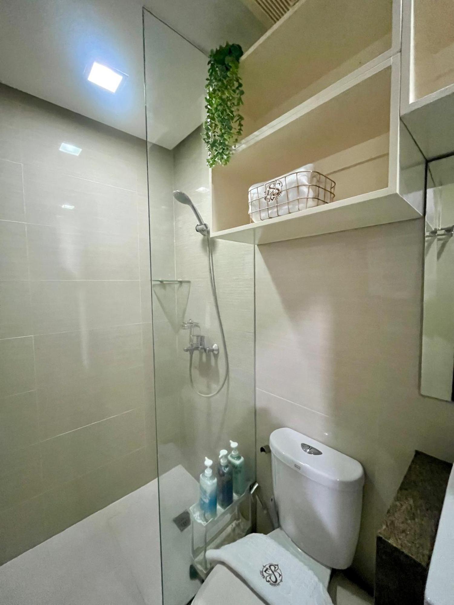 Greenbelt Hamilton Tower 1 Makati City Exterior foto