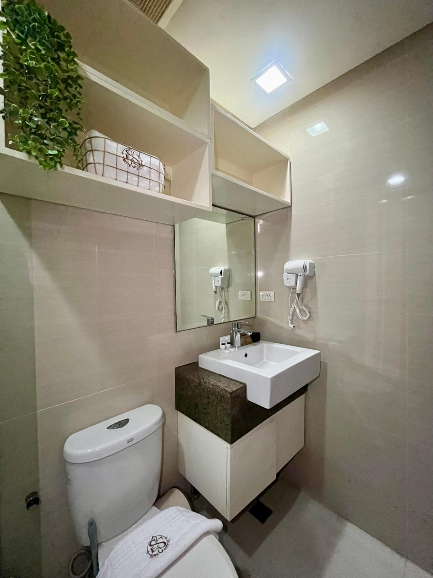 Greenbelt Hamilton Tower 1 Makati City Exterior foto